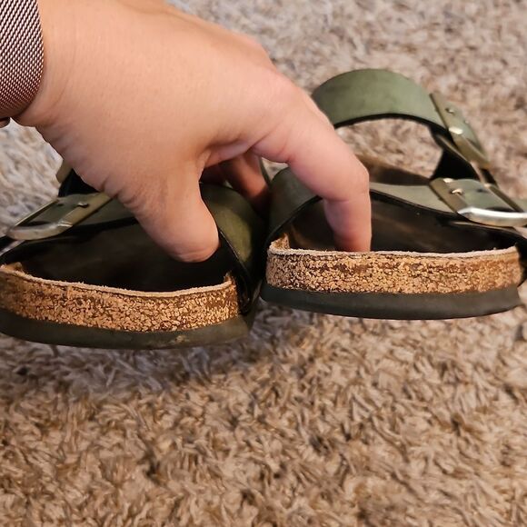 Birkenstock Arizona Metallic Green Sandals Size 39 – Well Worn, Classic Comfort - Picture 2 of 8